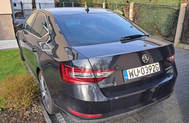 Skoda Superb cena 89000 przebieg: 187000, rok produkcji 2017 z Gliwice małe 56